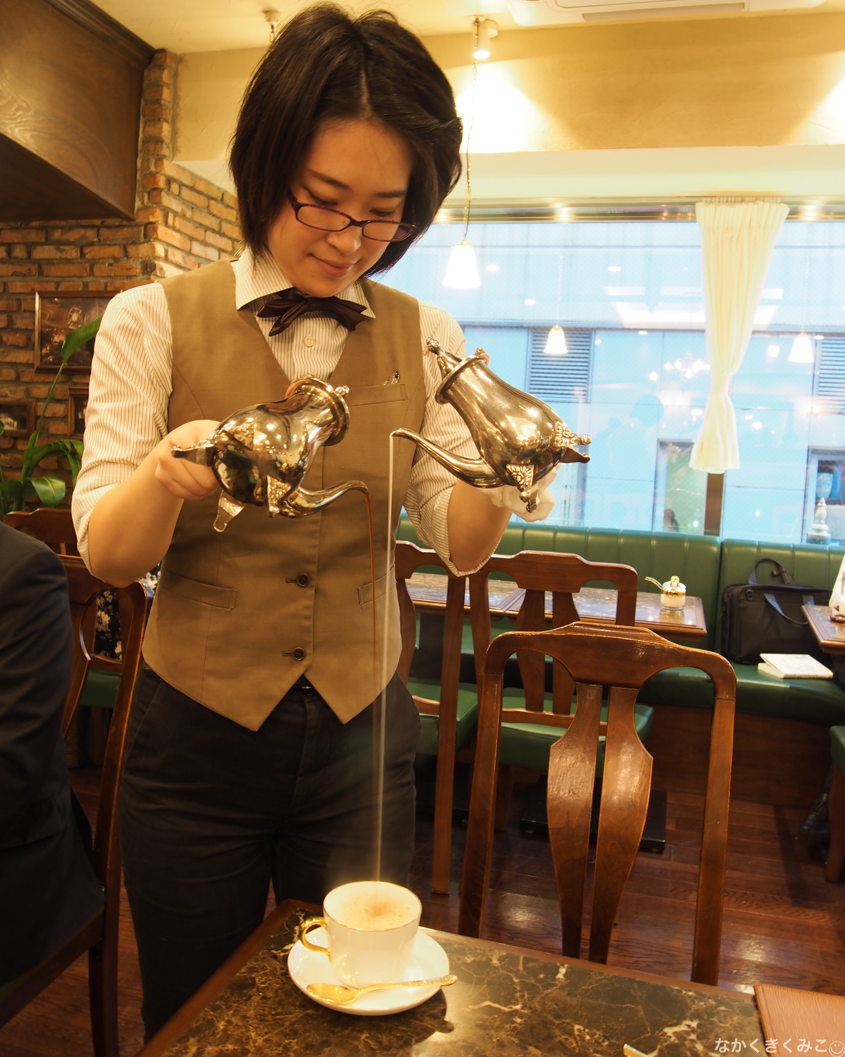 一見の価値あり 老舗の名物カフェオレ 珈琲貴族エジンバラ 新宿三丁目 東京カフェを巡る 小さな旅